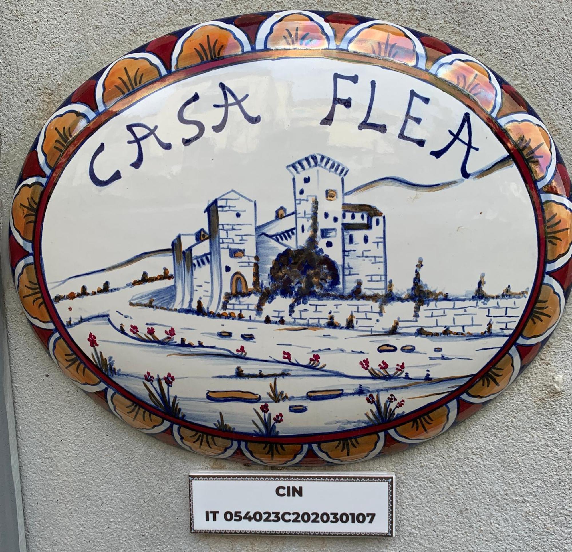 Casa Flea - Holiday Apartment With 2 Bedrooms Gualdo Tadino Eksteriør bilde